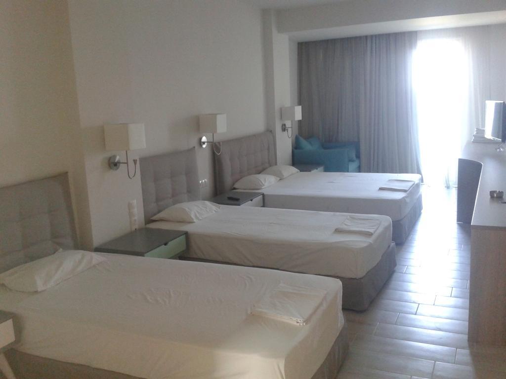 Hotel Kakanakos Lutrá Oréasz Elénisz Szoba fotó